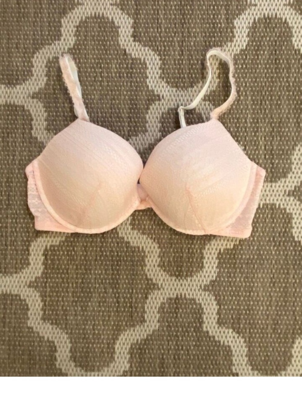 Victoria’s Secret push-up bra size 36DD